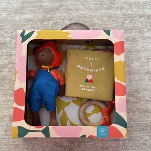 MANHATTAN TOY  COMPANY PETIT Gift Set with Bear and Book